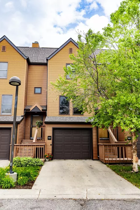 1415 W Gateway Cir S #19, Fargo, ND 58103