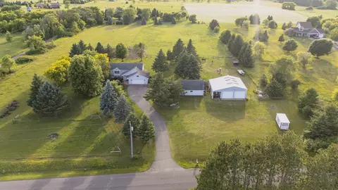2008 100th St, Somerset, WI 54025