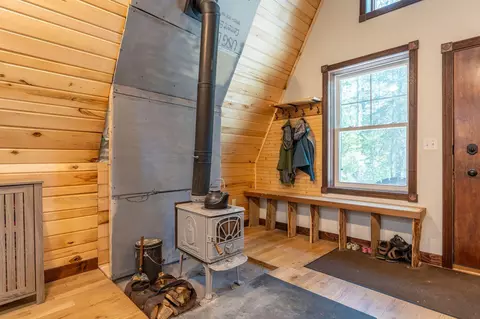 Entry Way - 1728 Maple St, Ely, MN 55731 photo 4 of 4