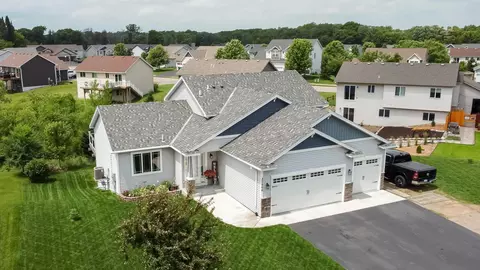 25464 11th St W, Zimmerman, MN 55398