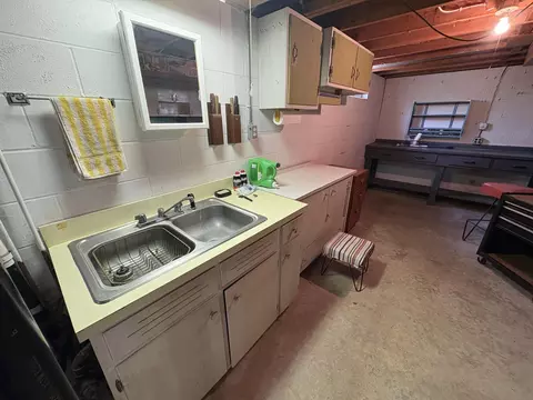 Kitchen - 702 Glenview Dr, Albert Lea, MN 56007 photo 2 of 2