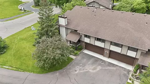 View/Area - 1589 Four Oaks Rd, Eagan, MN 55121 photo 2 of 4