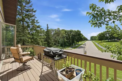Exterior - 1589 Four Oaks Rd, Eagan, MN 55121 photo 3 of 5