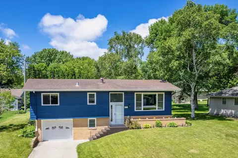 1125 N Burlington Ave, Fergus Falls, MN 56537