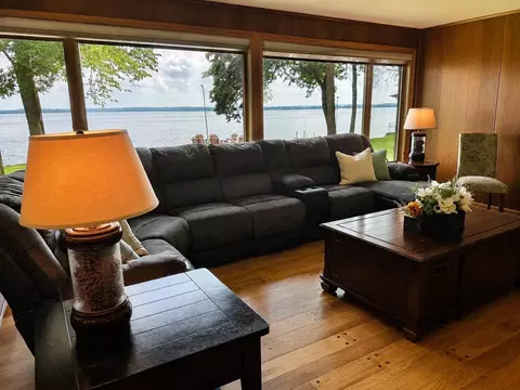 Living - 4563 Pine Point Cir NW, Walker, MN 56484 photo 3 of 10