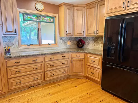 Kitchen - 4563 Pine Point Cir NW, Walker, MN 56484 photo 6 of 14