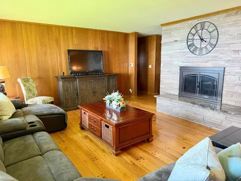 Living - 4563 Pine Point Cir NW, Walker, MN 56484 photo 4 of 10