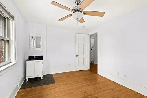 Bedroom - 2711 E 8th St, Duluth, MN 55812 photo 2 of 7