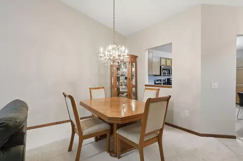 762 Lake Ridge Dr, Woodbury, MN 55129