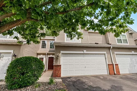 906 Village Pkwy, Circle Pines, MN 55014
