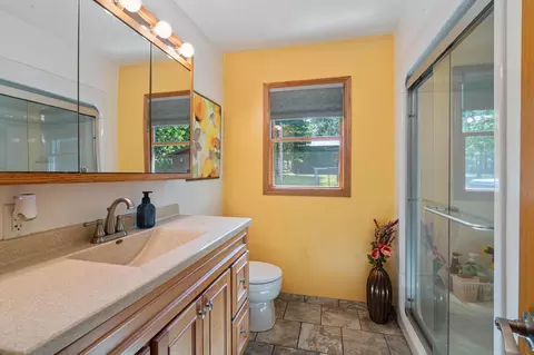 Bath - 1661 Lavaque Rd, Duluth, MN 55810 photo 1 of 2