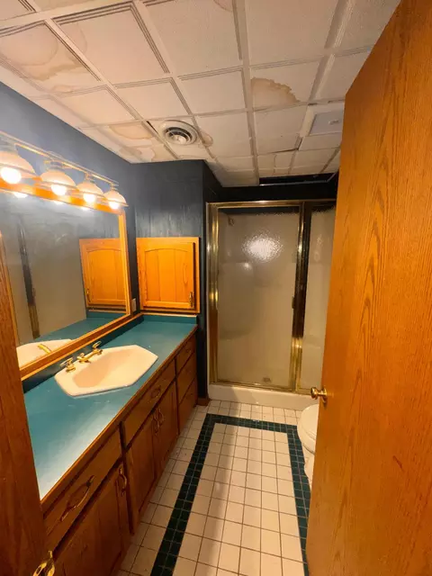 Bath - 6413 Laurel Rd, Saint Cloud, MN 56303 photo 2 of 2