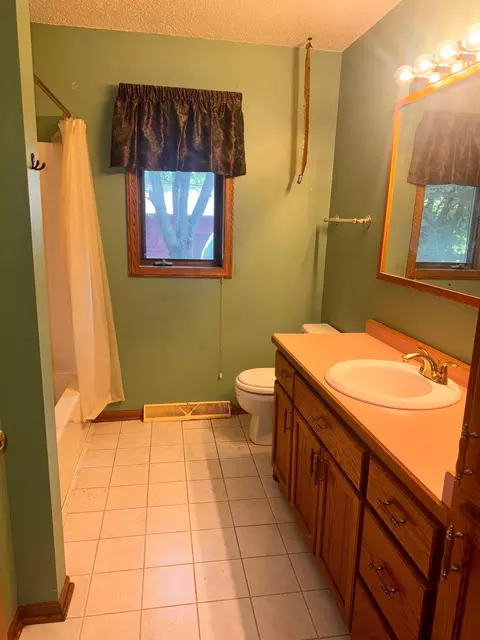 Bath - 6413 Laurel Rd, Saint Cloud, MN 56303 photo 1 of 2