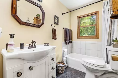 Bath - 2765 390th St, Boyd, MN 56218 photo 1 of 3