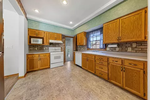Kitchen - 104 River St, Jackson, MN 56143 photo 1 of 2