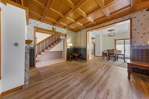 Entry Way - 104 River St, Jackson, MN 56143 photo 3 of 4