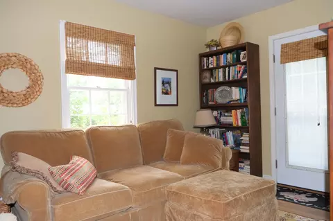 Living - 401 Logan Ave, Jackson, MN 56143 photo 4 of 4
