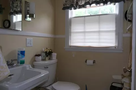 Bath - 401 Logan Ave, Jackson, MN 56143 photo 1 of 2