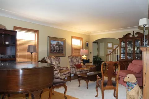 Living - 401 Logan Ave, Jackson, MN 56143 photo 1 of 4