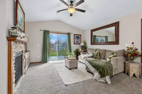 Living - 850 Holton Ave, Brainerd, MN 56401 photo 1 of 2