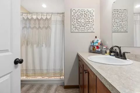Bath - 850 Holton Ave, Brainerd, MN 56401 photo 2 of 2