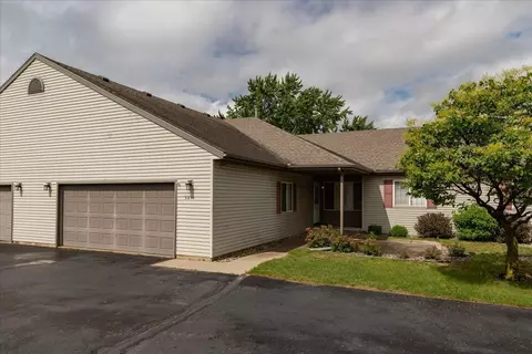 3211 Northern Valley Dr NE, Rochester, MN 55906