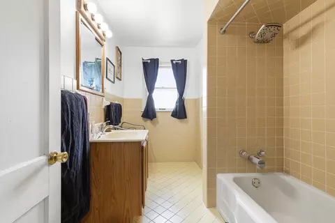 Bath - 312 S 6th St, Marshall, MN 56258 photo 3 of 4