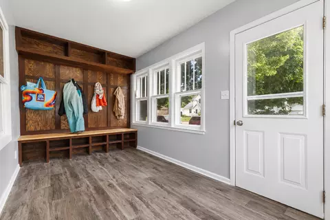 Entry Way - 312 S 6th St, Marshall, MN 56258 photo 2 of 4