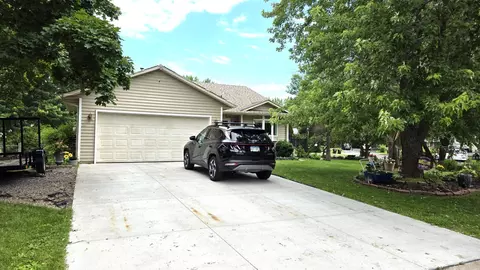 6546 Upper 22nd St N, Oakdale, MN 55128
