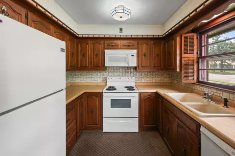 Kitchen - 1505 8th Ave N, Saint Cloud, MN 56303 photo 3 of 4