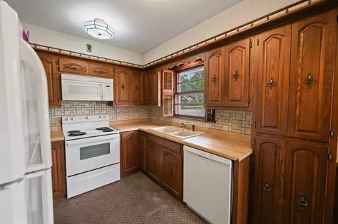 Kitchen - 1505 8th Ave N, Saint Cloud, MN 56303 photo 2 of 4