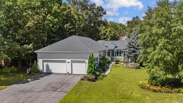 2888 Forest Rdg, Chaska, MN 55318