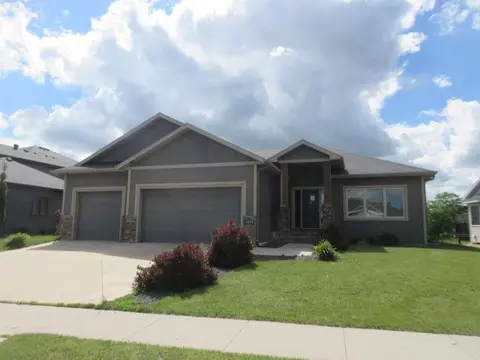 3418 2nd St E, West Fargo, ND 58078