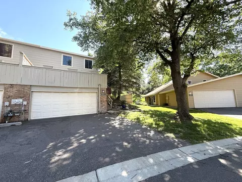2111 Kings Valley Rd W, Golden Valley, MN 55427