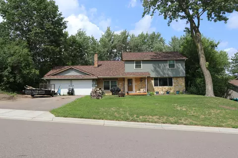 345 Walnut Ln, Apple Valley, MN 55124