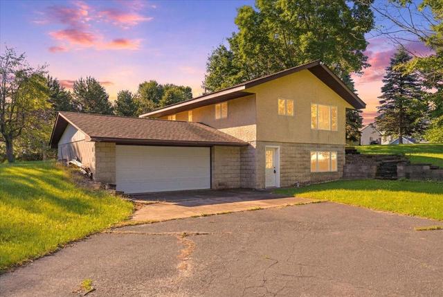 796 Magnor Lake Dr, Clayton, WI 54004