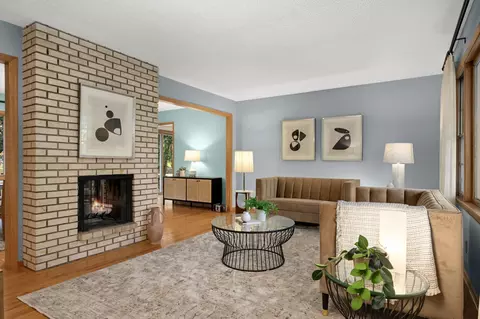 300 Kenmar Cir, Minnetonka, MN 55305