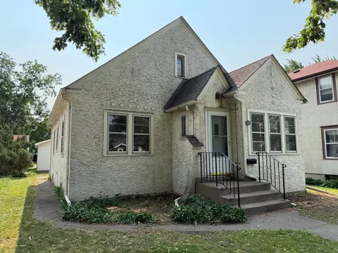 3841 29th Ave S, Minneapolis, MN 55406