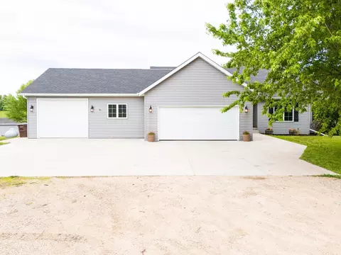 71187 240th St, Dassel, MN 55325