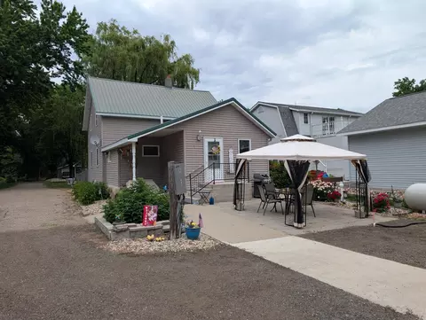 111 E Lyon St, Minneota, MN 56264
