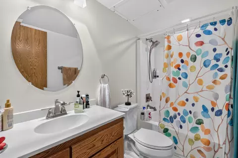 Bath - 5795 Amy Ln, Maple Plain, MN 55359 photo 2 of 2