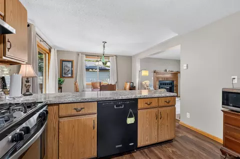 Kitchen - 5795 Amy Ln, Maple Plain, MN 55359 photo 3 of 4