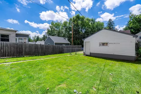 Exterior - 1036 Geranium Ave E, Saint Paul, MN 55106 photo 3 of 4