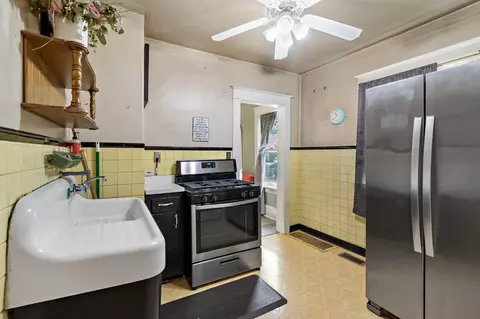 Kitchen - 1036 Geranium Ave E, Saint Paul, MN 55106 photo 1 of 3