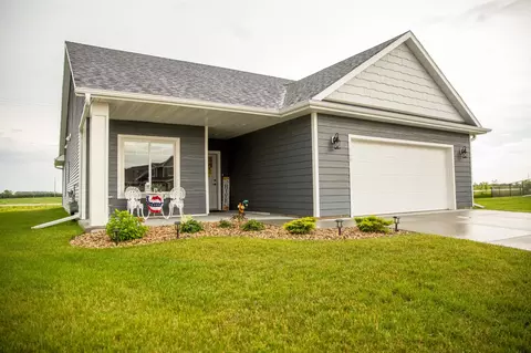 100 Willow Ln NW, Kasson, MN 55944