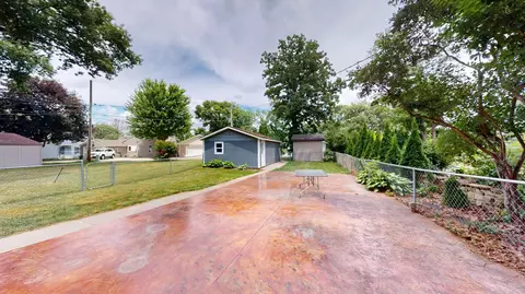 Exterior - 1426 Circle Dr, Albert Lea, MN 56007 photo 5 of 7
