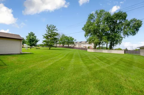 Exterior - 142 22nd Ave SW, Faribault, MN 55021 photo 6 of 8