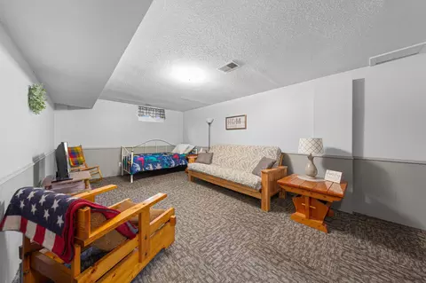 Bedroom - 142 22nd Ave SW, Faribault, MN 55021 photo 1 of 6
