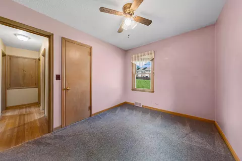 Bedroom - 142 22nd Ave SW, Faribault, MN 55021 photo 6 of 6