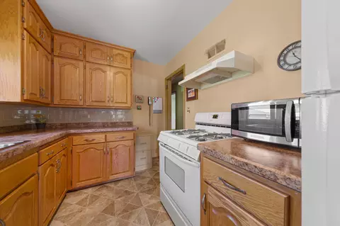 Kitchen - 142 22nd Ave SW, Faribault, MN 55021 photo 1 of 4